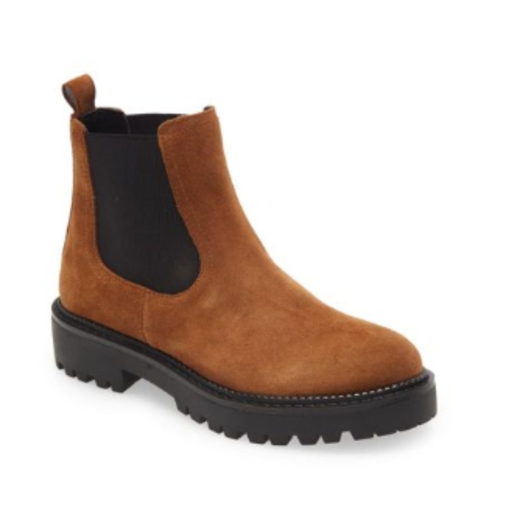 NWOT Caslon Women's Miller Water Resistant Chelsea Boot Size: 9.5